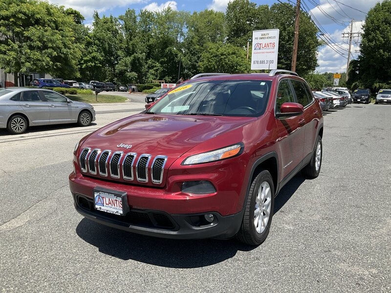 Used 2016 Jeep Cherokee Latitude FWD image 1