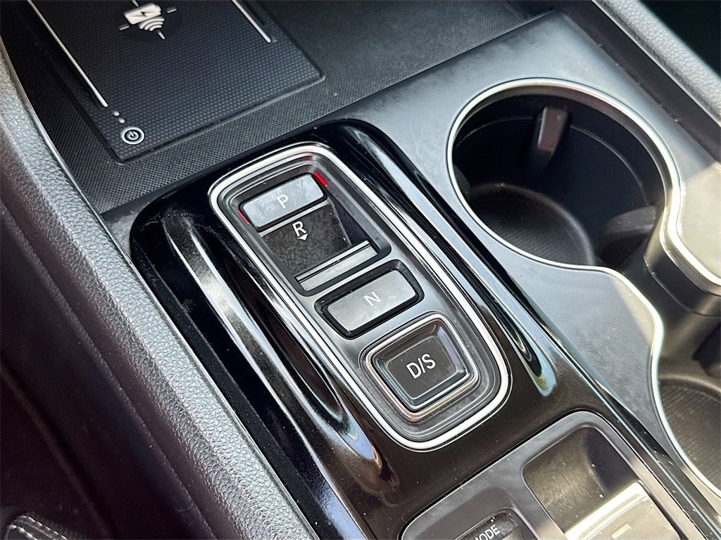 Used 2025 Honda Pilot EX-L image 16