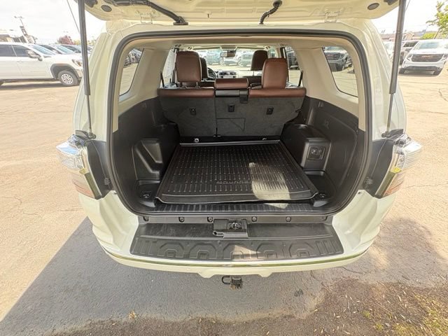 Used 2022 Toyota 4Runner Limited AWD/4WD image 8