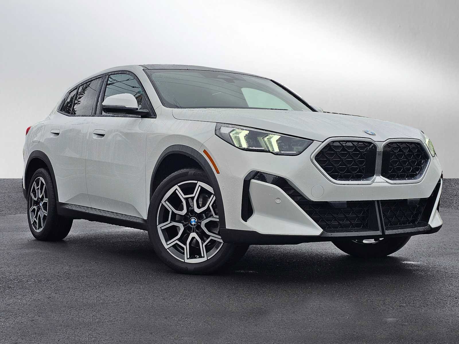 Used 2025 BMW X2 xDrive28i w/ Technology Package image 2