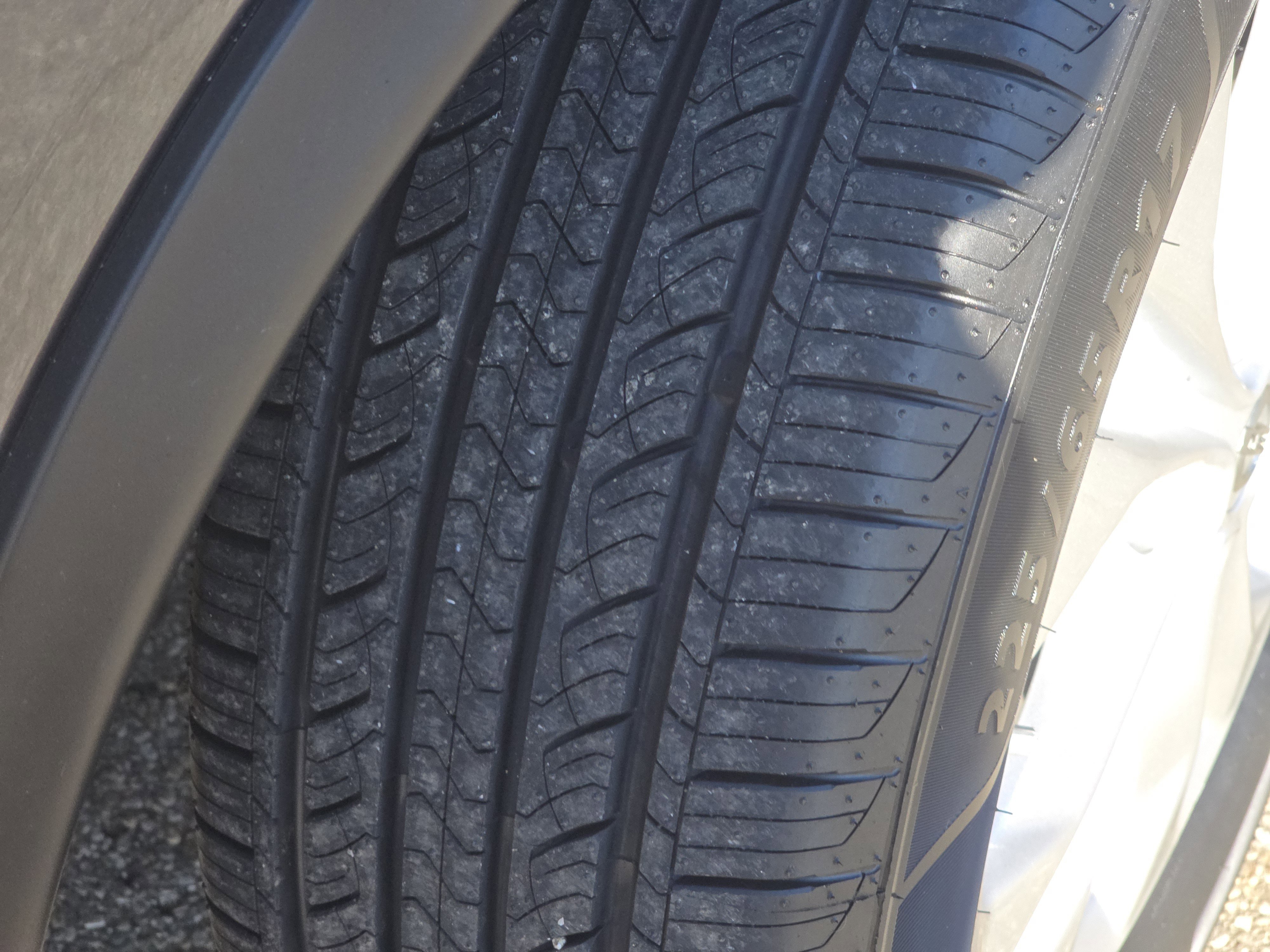 Used 2014 Nissan Rogue SV w/ SV Family Package image 14