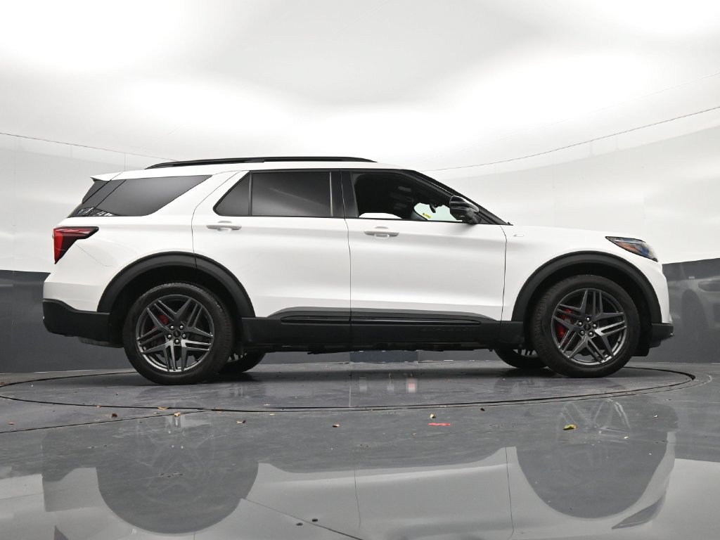 Used 2026 Ford Explorer ST-Line w/ ST-Line Street Pack RWD image 20