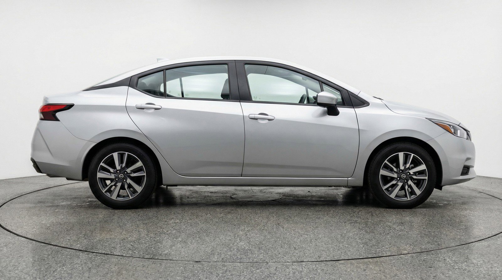 Used 2025 Nissan Versa SV FWD image 11