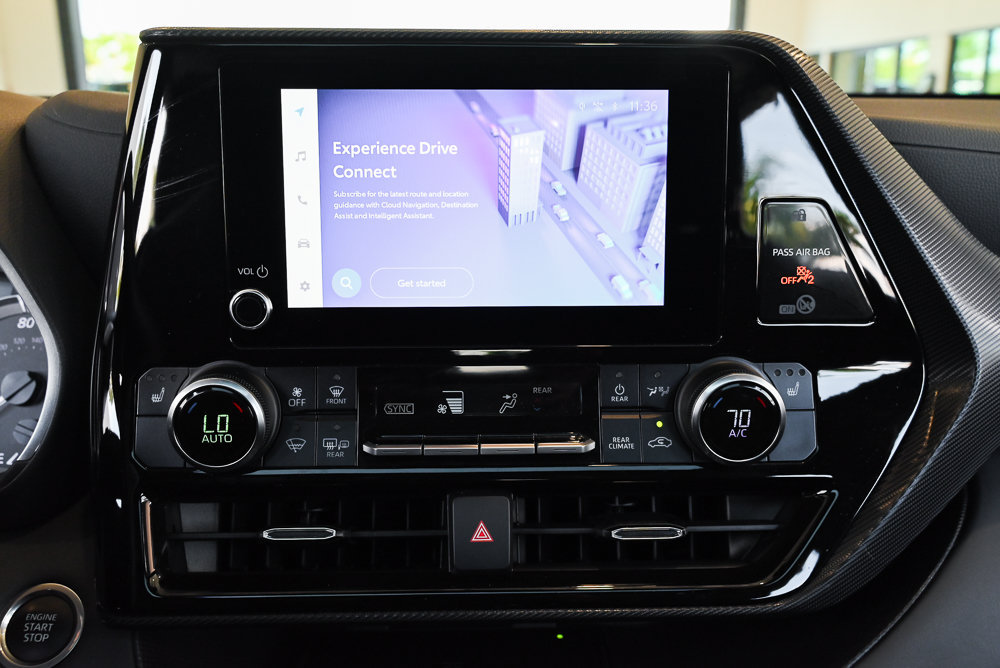 Used 2024 Toyota Highlander XSE FWD image 12