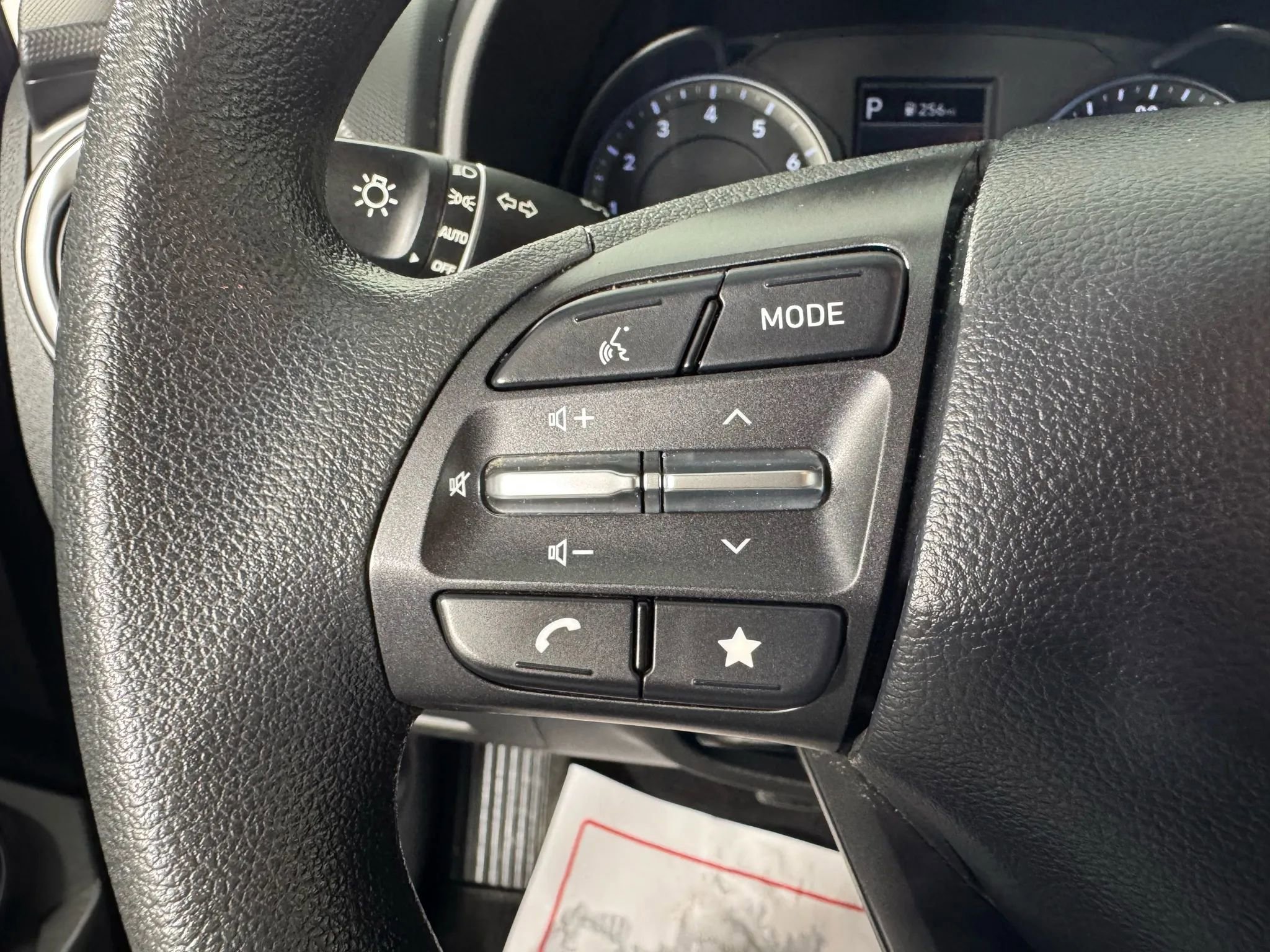 Used 2022 Hyundai Kona SEL AWD/4WD image 15