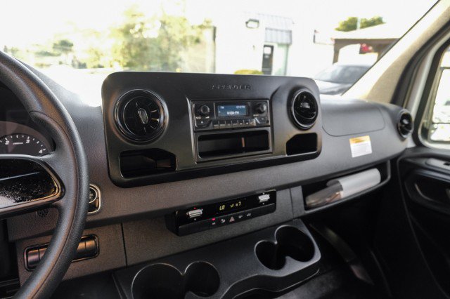 Used 2020 Mercedes-Benz Sprinter 2500 image 22