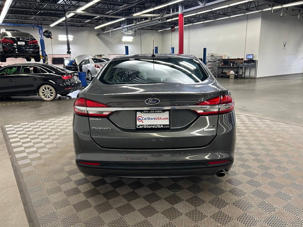 Used 2018 Ford Fusion SE FWD image 6