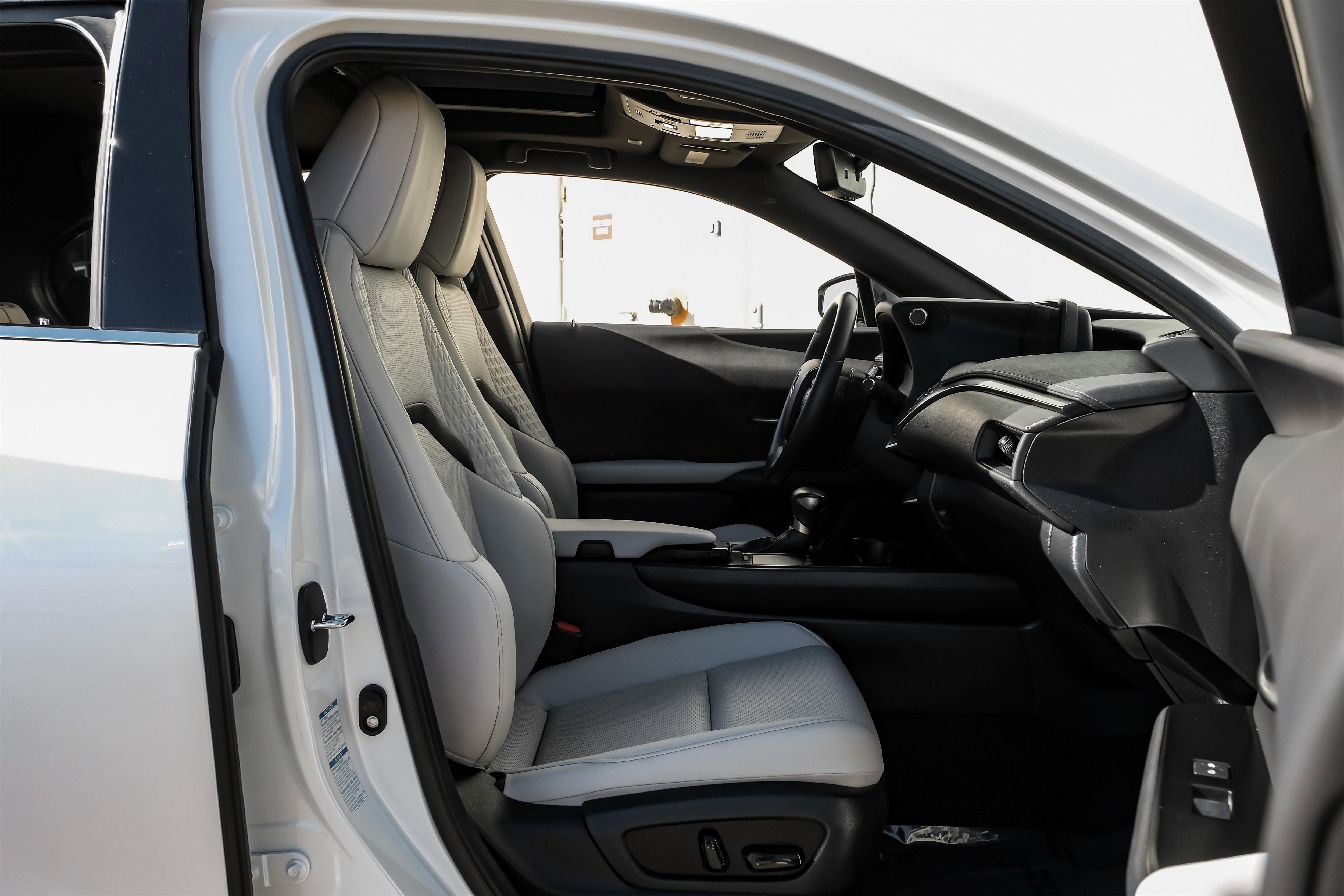 Used 2021 Lexus UX 250h w/ Premium Package image 34