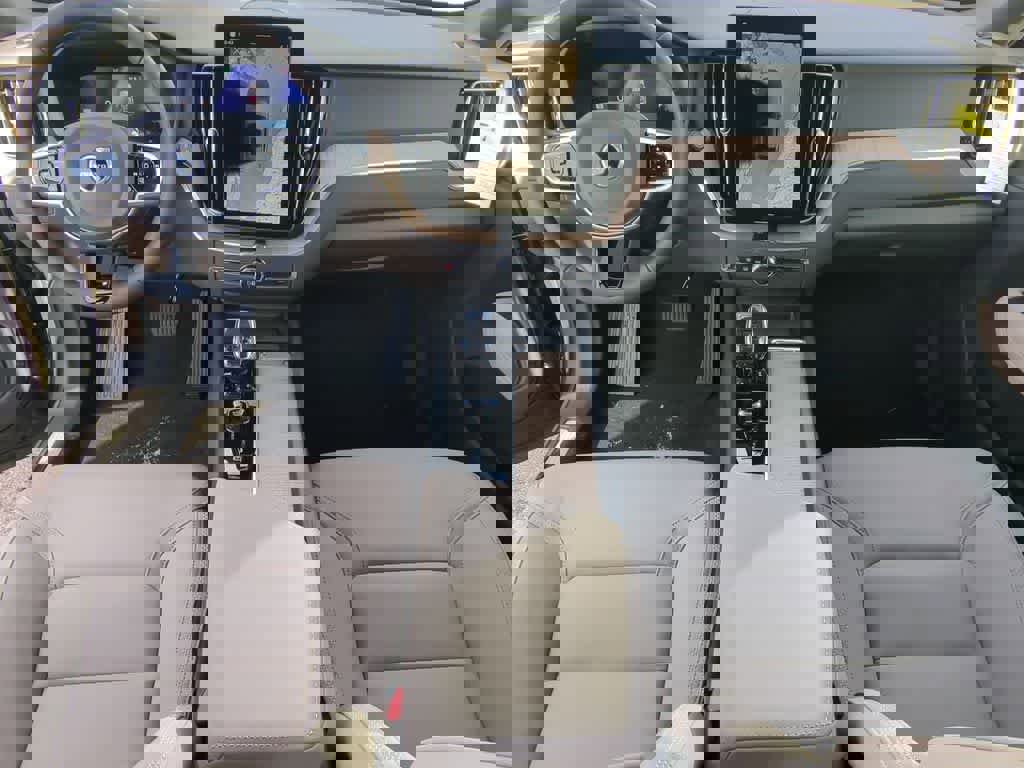 New 2026 Volvo XC60 B5 Plus w/ Protection Package Premier image 14