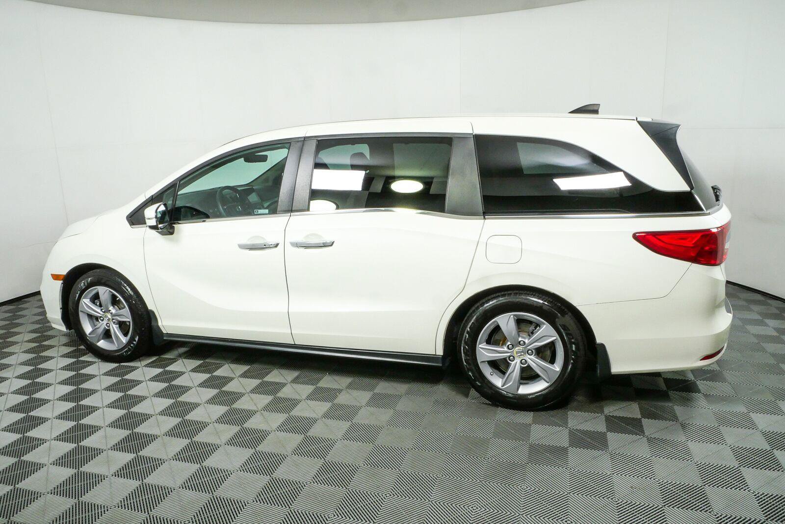 Used 2018 Honda Odyssey EX-L image 29