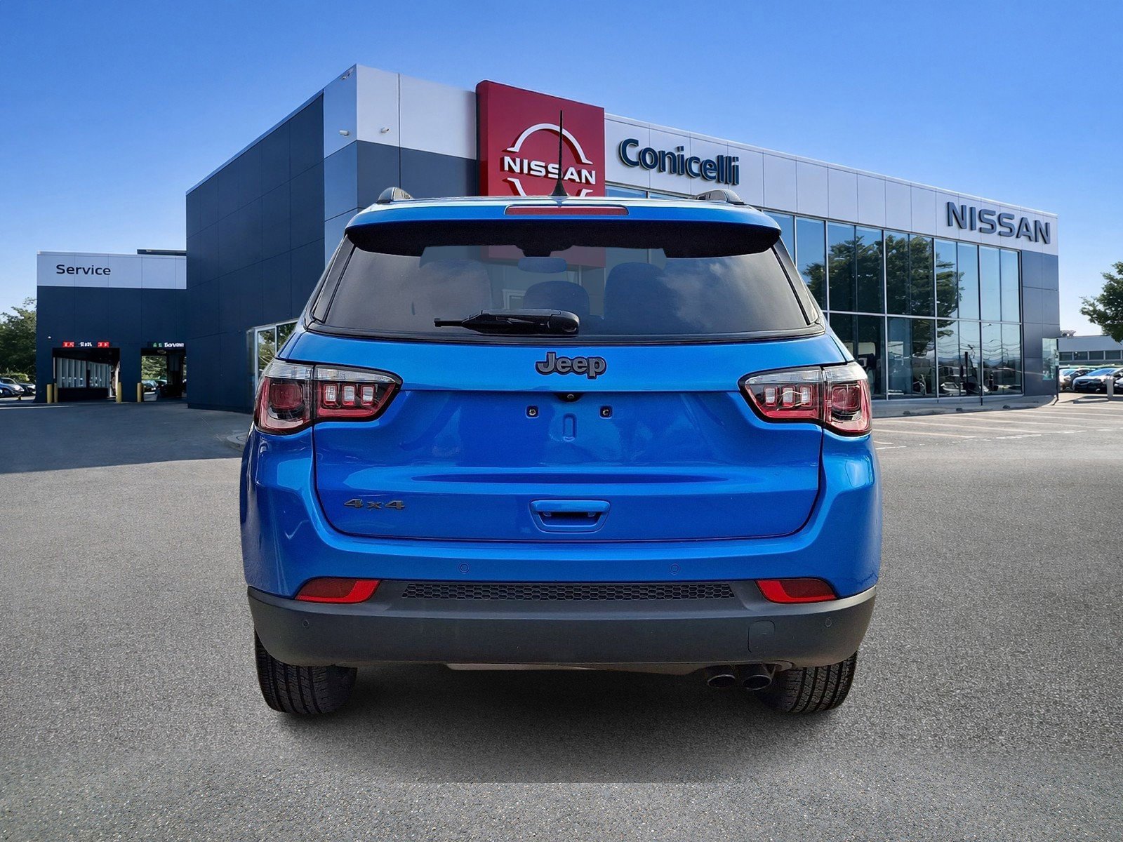 Used 2021 Jeep Compass Latitude w/ Sun and Sound Group AWD/4WD image 5