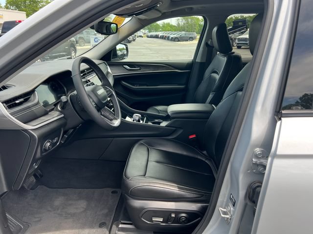 Certified 2024 Jeep Grand Cherokee Limited AWD/4WD image 4