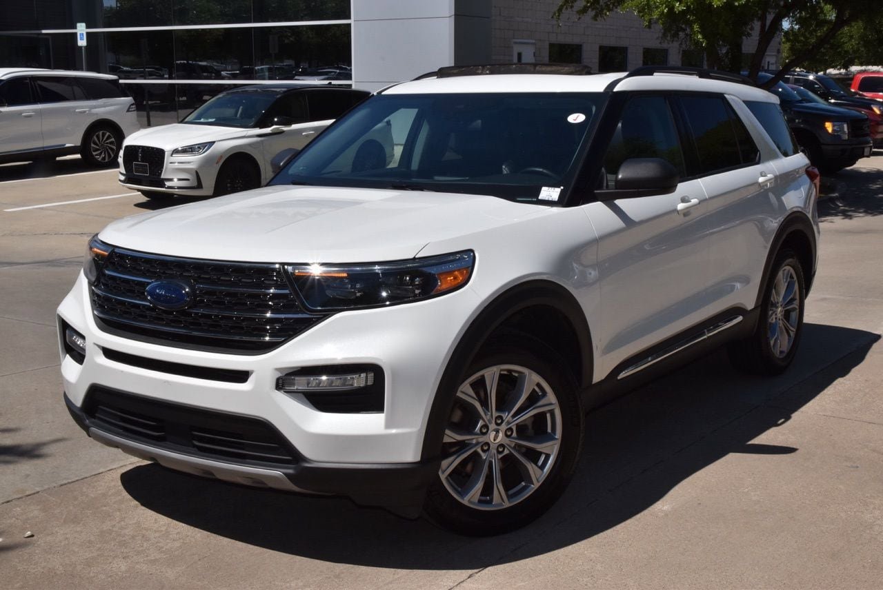 Used 2023 Ford Explorer XLT w/ Equipment Group 202A AWD/4WD image 41