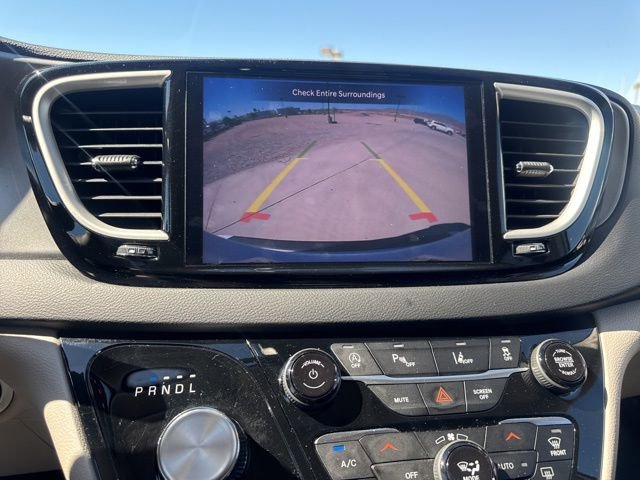 Certified 2023 Chrysler Pacifica Touring-L image 20