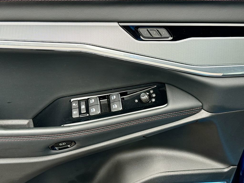 Used 2025 Jeep Wagoneer S Limited AWD/4WD image 19