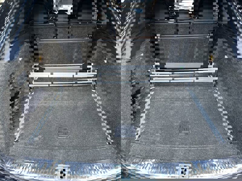 Used 2017 Bentley Bentayga image 25