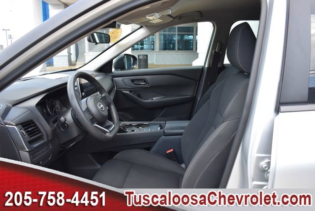 Used 2024 Nissan Rogue S FWD image 18