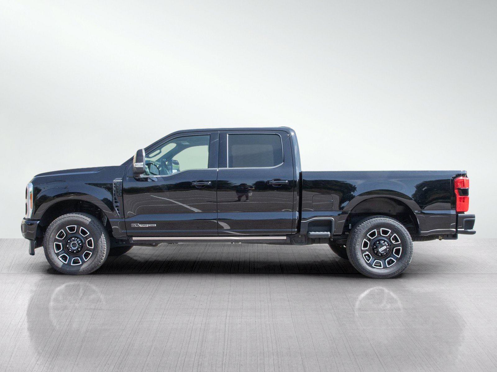 Used 2025 Ford F350 Platinum AWD/4WD image 3