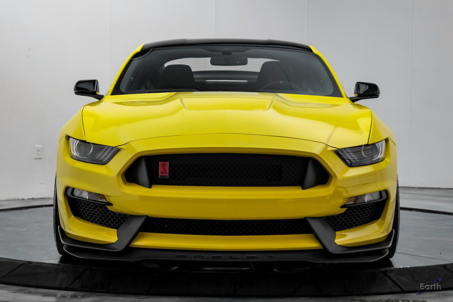 Used 2017 Ford Mustang Shelby GT350R w/ GT350R Equipment Group 920A RWD image 29