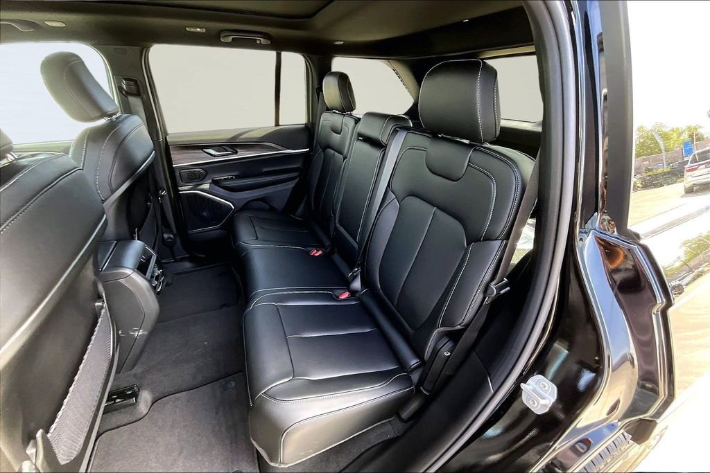New 2026 Jeep Grand Cherokee Limited image 19
