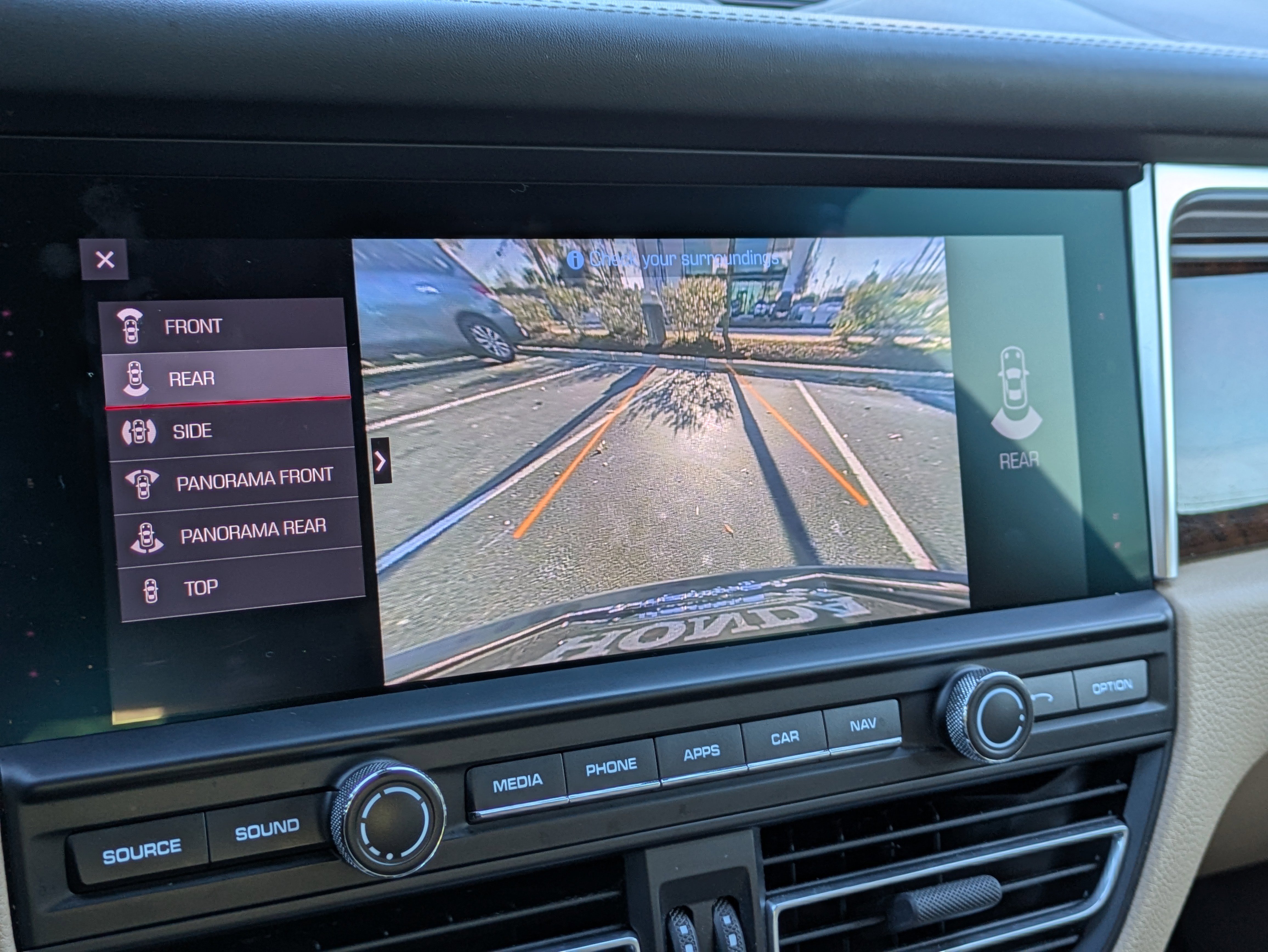 Used 2021 Porsche Macan image 28