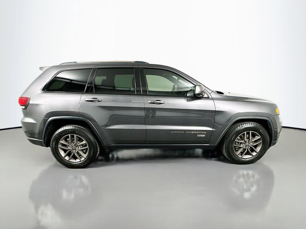 Used 2017 Jeep Grand Cherokee Laredo 75th Anniversary RWD image 4