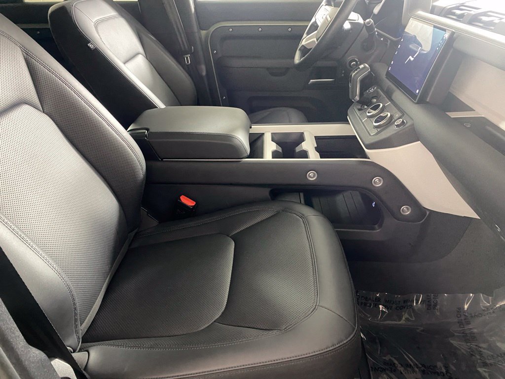 Used 2025 Land Rover Defender 110 S AWD/4WD image 29