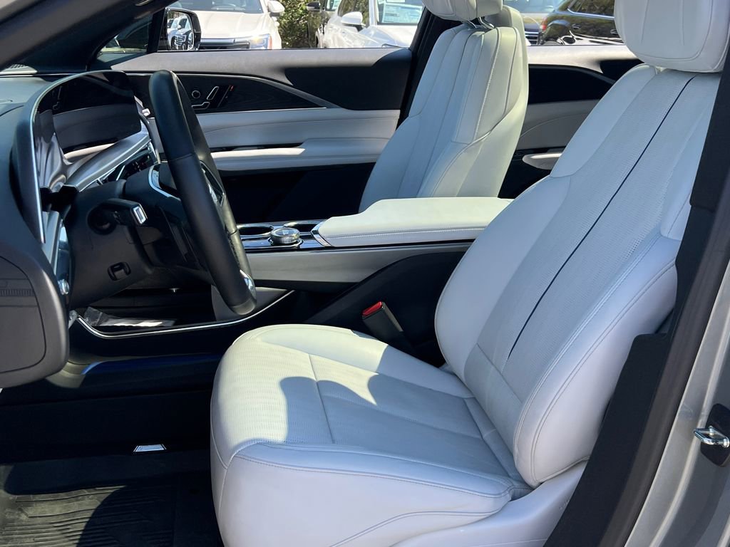 Used 2024 Cadillac Lyriq Luxury image 33