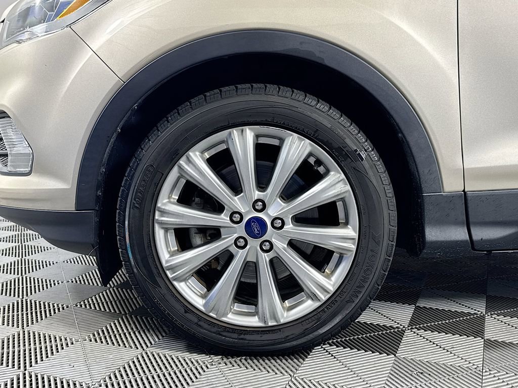 Used 2017 Ford Escape Titanium image 31