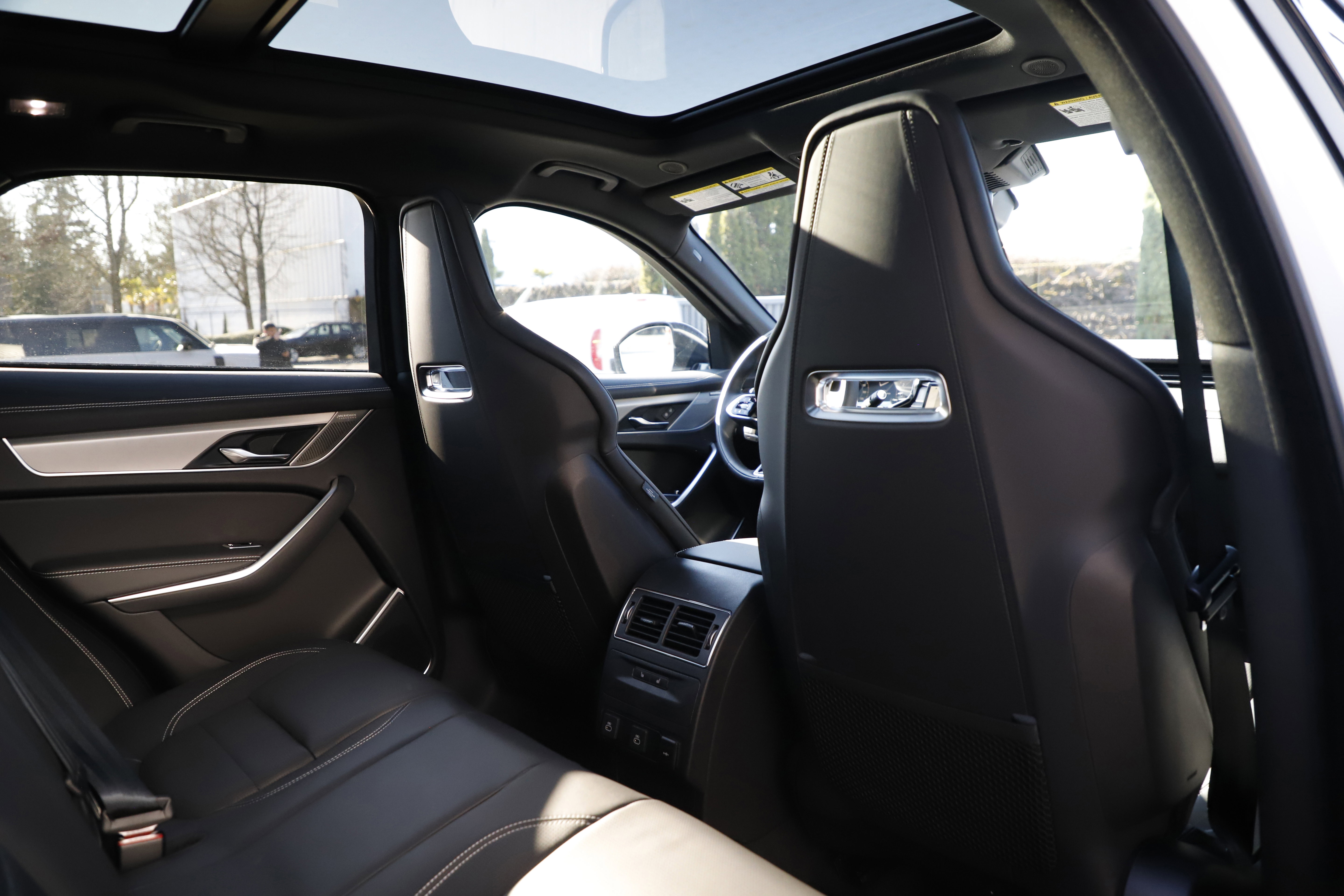 New 2026 Jaguar F-PACE R-Dynamic S image 12