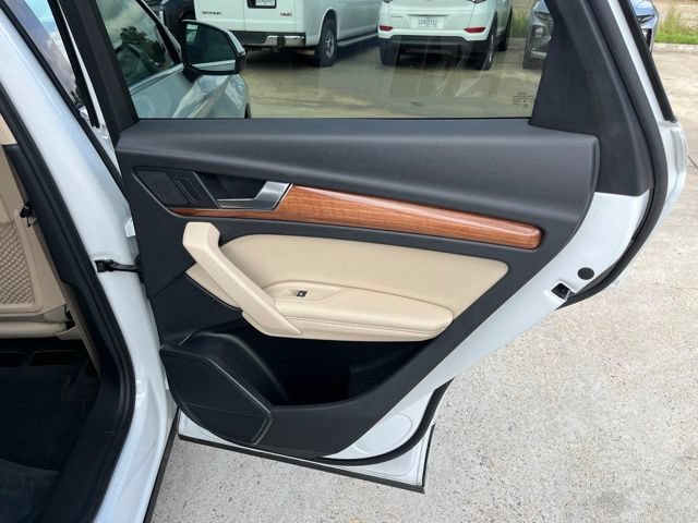 Used 2021 Audi Q5 2.0T Premium Plus w/ Premium Plus Package AWD/4WD image 16