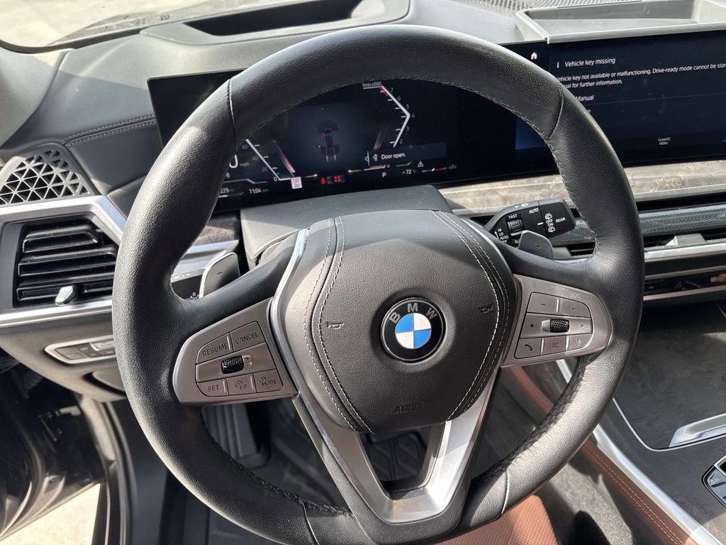 Used 2023 BMW X7 xDrive40i w/ Parking Assistance Package AWD/4WD image 24