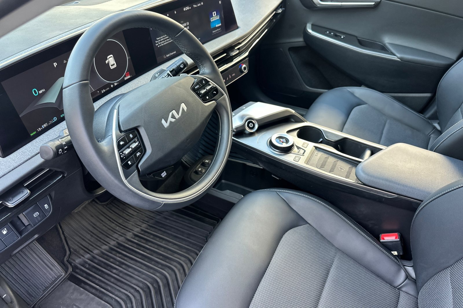 Used 2023 Kia EV6 Light RWD image 9