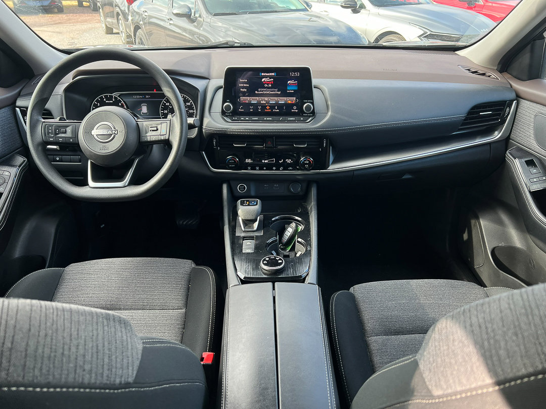 Used 2022 Nissan Rogue SV image 26