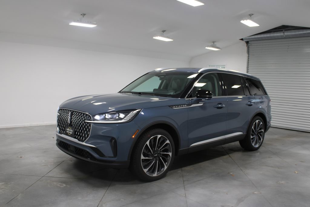 New 2025 Lincoln Aviator Reserve w/ Illumination Package image 3