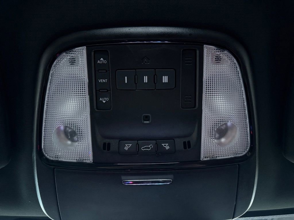 Used 2022 Dodge Durango R/T w/ Trailer Tow Group IV image 36