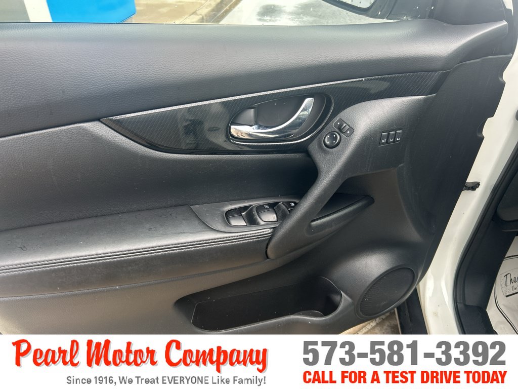 Used 2020 Nissan Rogue SL AWD/4WD image 9