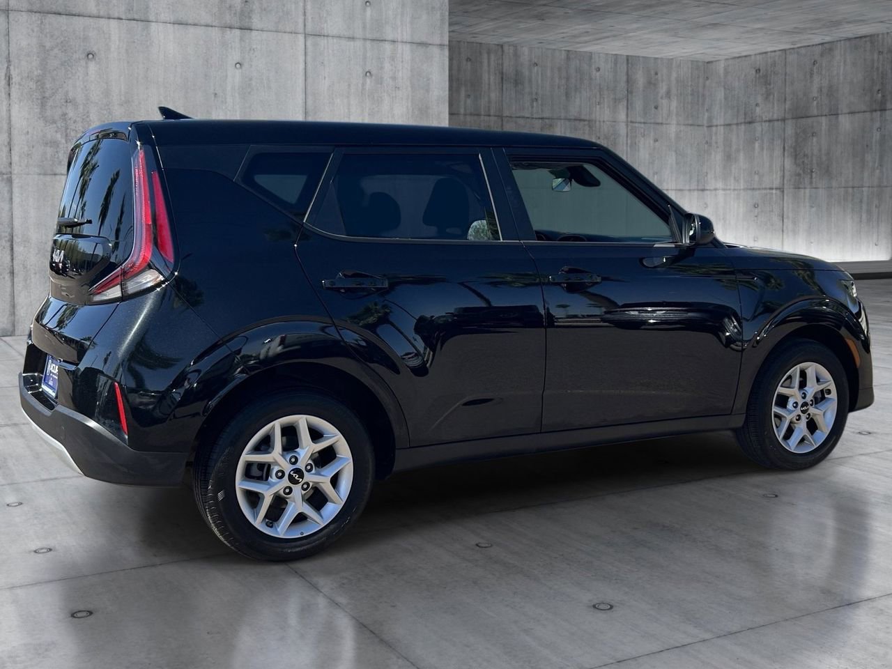 Used 2025 Kia Soul S FWD image 5