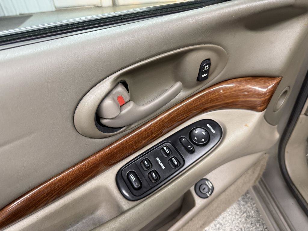 Used 2000 Buick Le Sabre Custom w/ Premium Opt Pkg FWD image 22