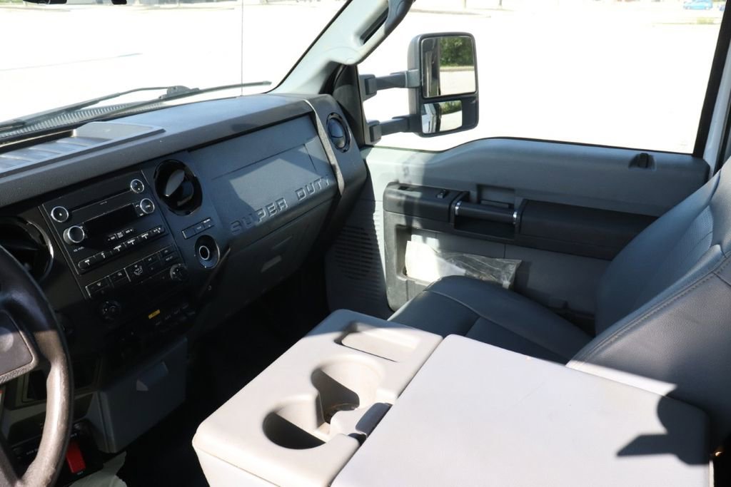 Used 2016 Ford F550 2WD Regular Cab Super Duty image 12