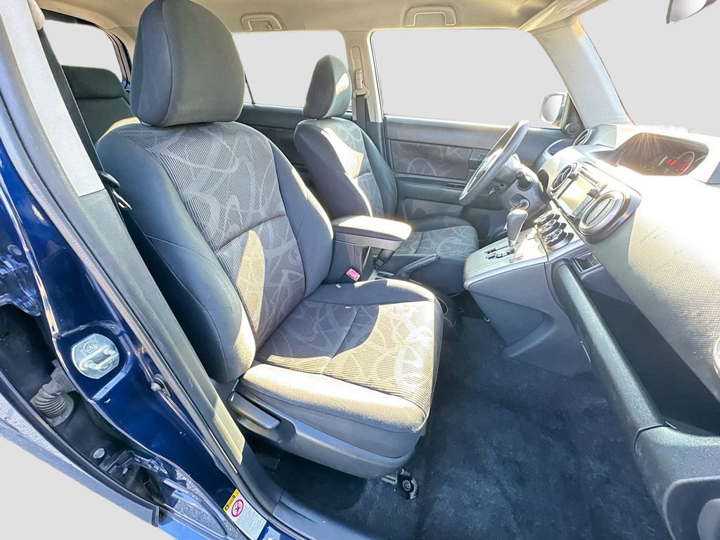 Used 2015 Scion xB image 32