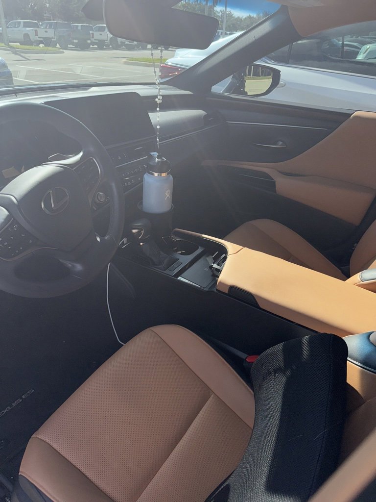 Used 2024 Lexus ES 350 w/ Premium Package image 4