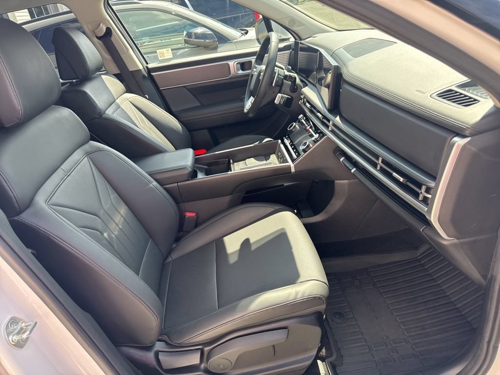 Used 2025 Hyundai Santa Fe SEL FWD image 60