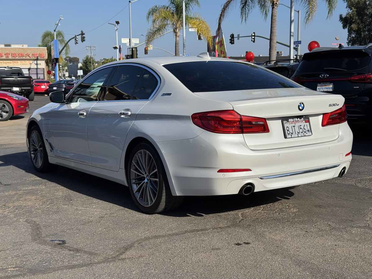 Used 2018 BMW 530e w/ Premium Package 2 image 12