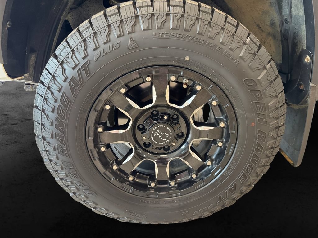 Used 2019 Toyota Tacoma TRD Off-Road w/ Technology Package AWD/4WD image 9