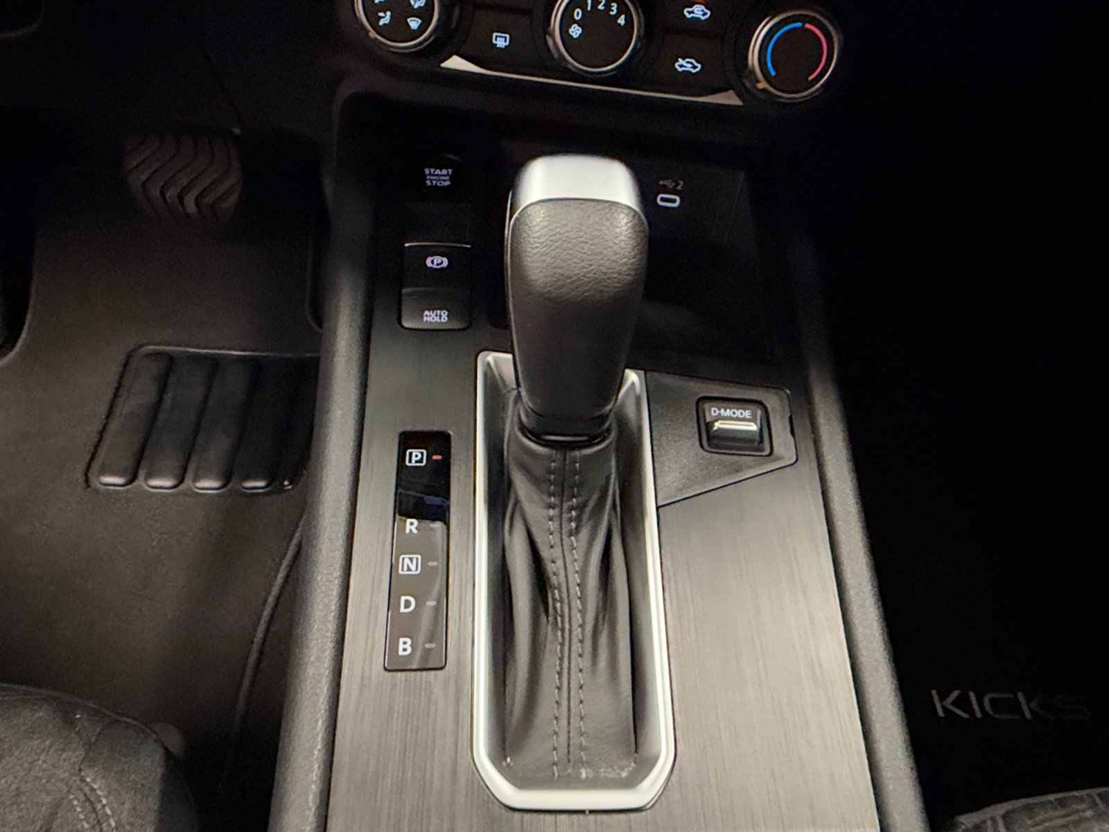 Used 2025 Nissan Kicks SV FWD image 21