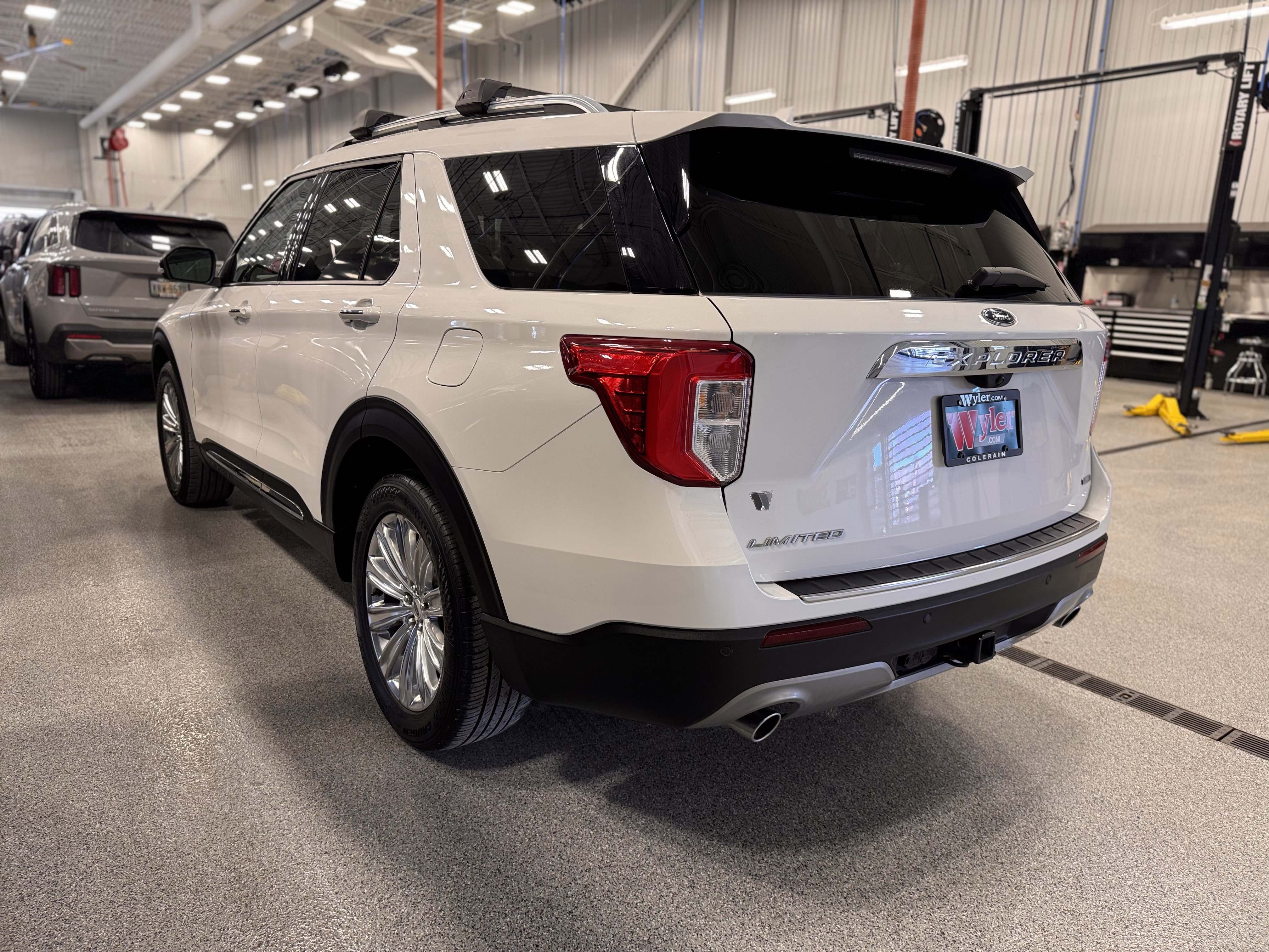 Used 2020 Ford Explorer Limited w/ Class III Trailer Tow Package image 34