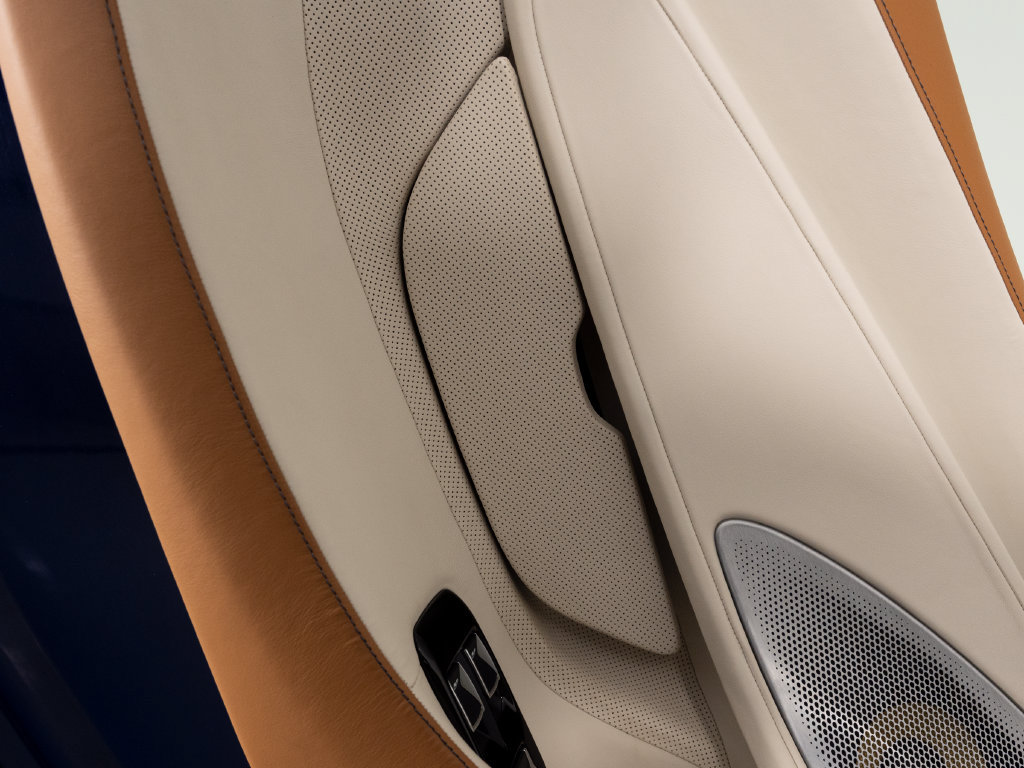 Used 2020 McLaren GT RWD image 12
