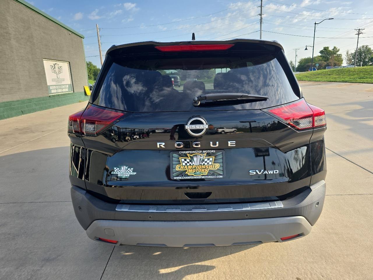 Used 2022 Nissan Rogue SV AWD/4WD image 6