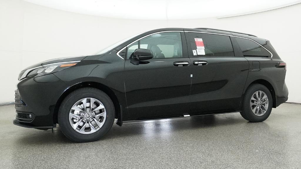 New 2026 Toyota Sienna XLE image 7